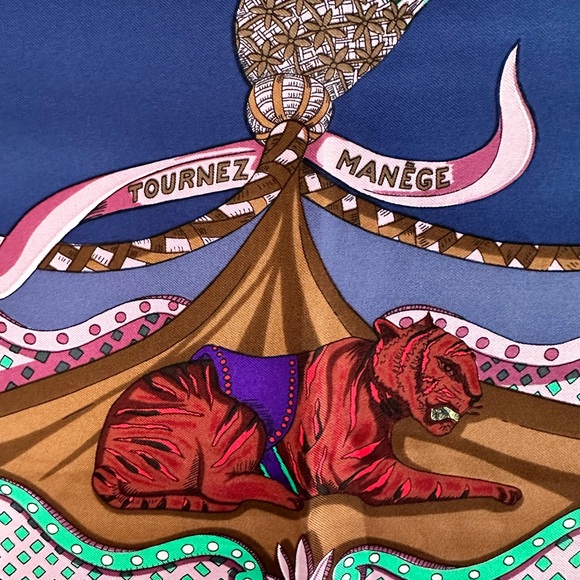 Hermès Tournez Manege print silk scarf shawl with circus horses, tigers, monkey - Picture 8 of 15